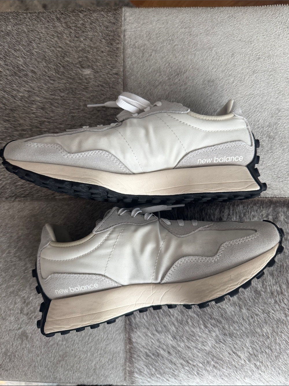 New Balance Women's 327 Athletic Sneakers - Picture 9 of 9